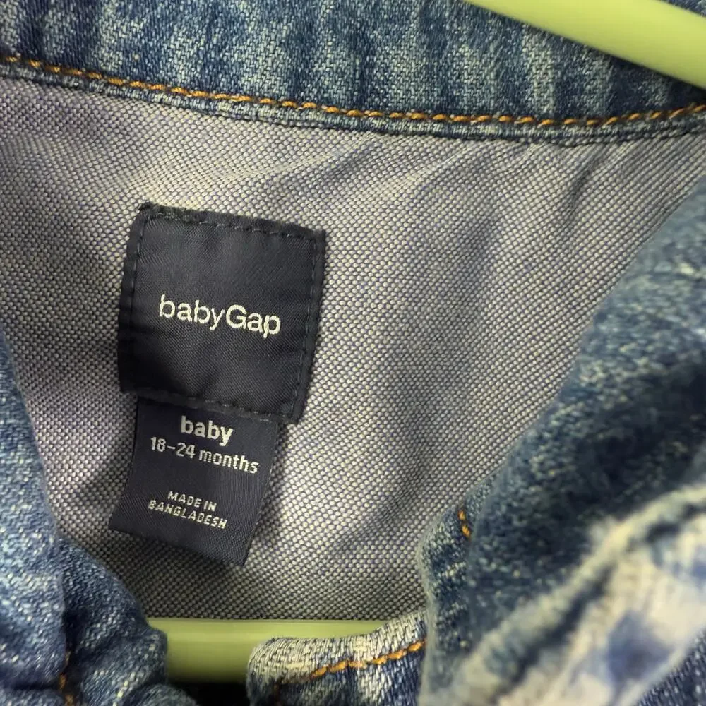 Baby Gap Denim Jean Jacket 18-24 Months Gold Buttons Pockets Classic‎